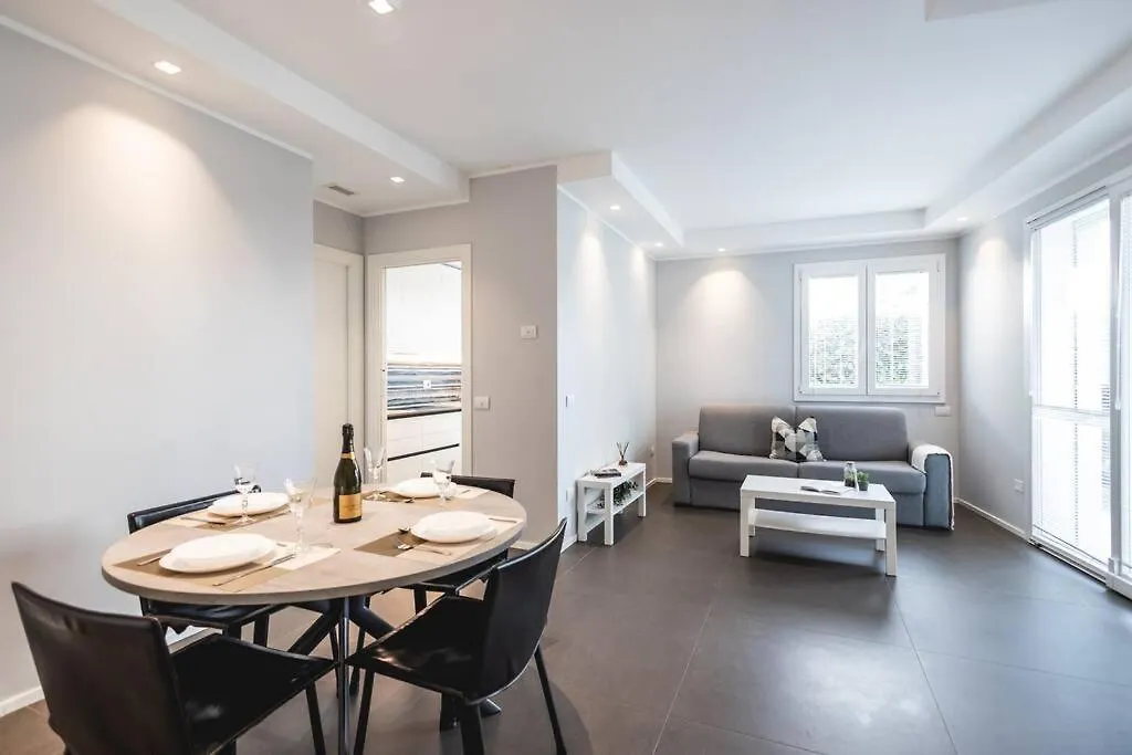 Apartment New Roomy Home & Garden Riccione Italy