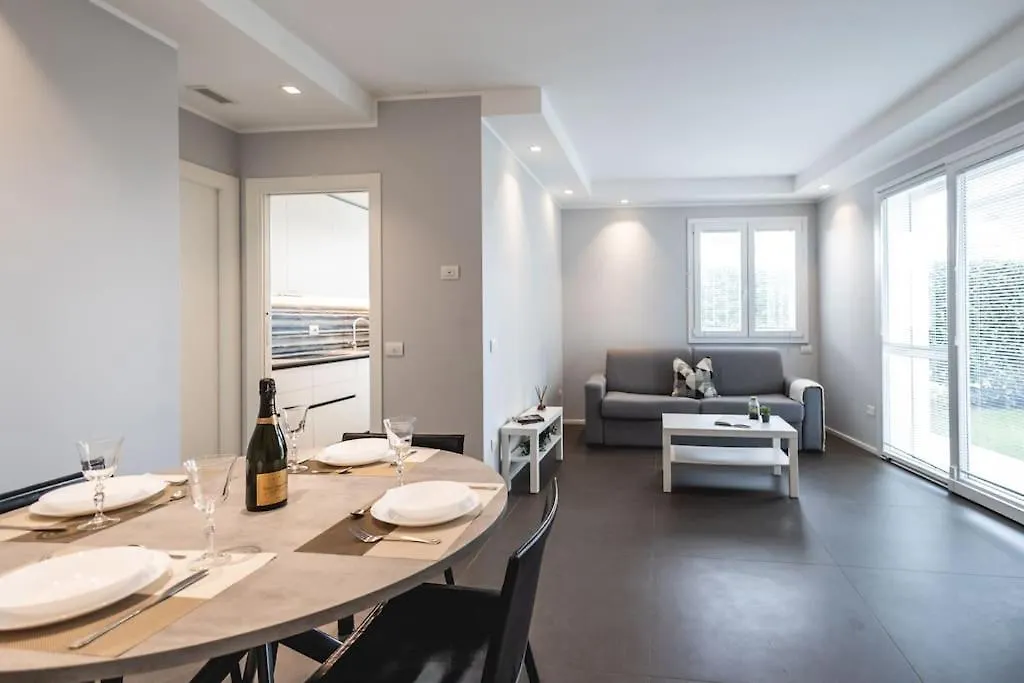 New Roomy Home & Garden Riccione Italy