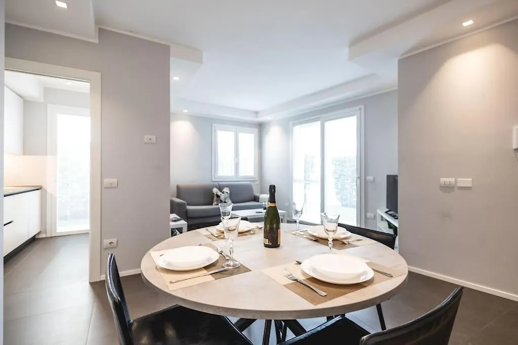 Apartment New Roomy Home & Garden Riccione Italy