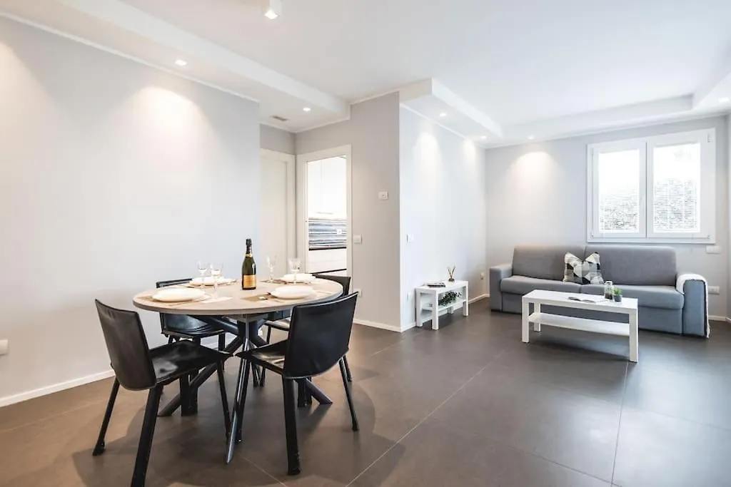 New Roomy Home & Garden Riccione Apartment